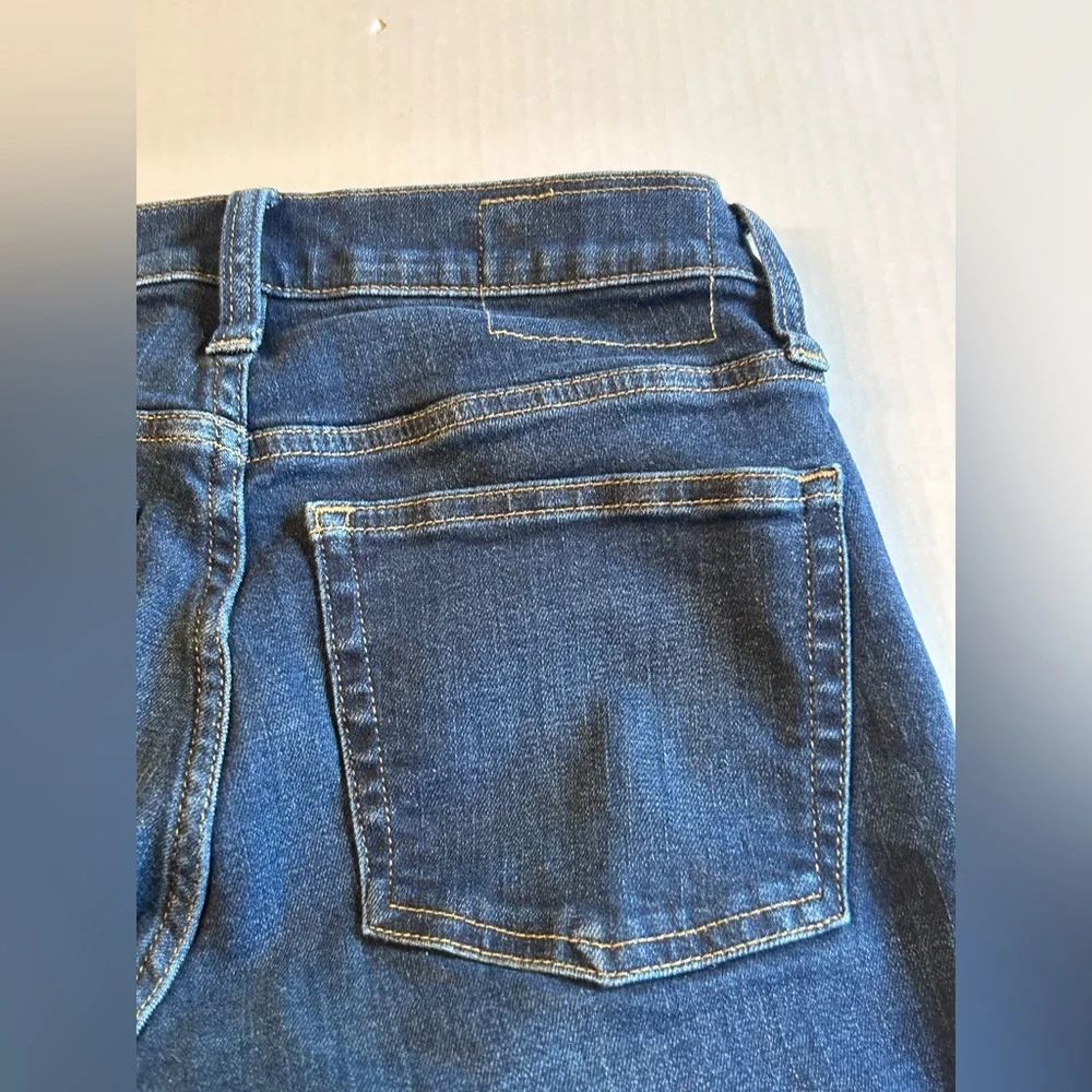 J. Crew Mid-rise kickout jean Penny Basil Wash Size 25 CC518